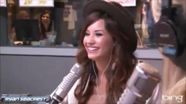 Demi Lovato\'s Interview with Ryan Seacrest -Skyscraper premier [Full] 2646