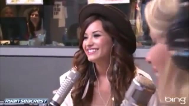 Demi Lovato\'s Interview with Ryan Seacrest -Skyscraper premier [Full] 1798