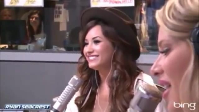 Demi Lovato\'s Interview with Ryan Seacrest -Skyscraper premier [Full] 1801