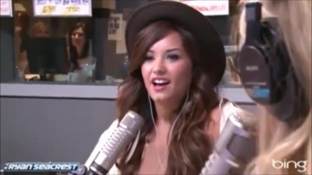 Demi Lovato\'s Interview with Ryan Seacrest -Skyscraper premier [Full] 2653