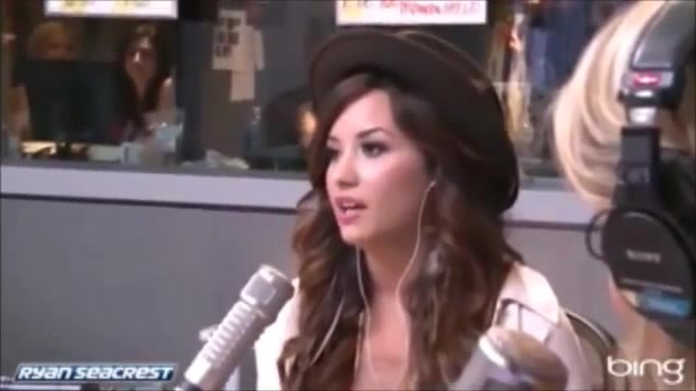 Demi Lovato\'s Interview with Ryan Seacrest -Skyscraper premier [Full] 1402 - Demilu Interview with Ryan Seacrest -Skyscraper premier Part oo2