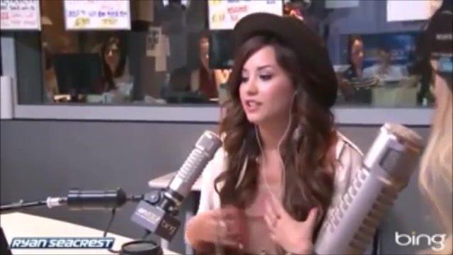 Demi Lovato\'s Interview with Ryan Seacrest -Skyscraper premier [Full] 2206