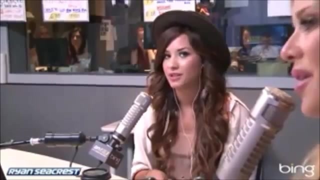 Demi Lovato\'s Interview with Ryan Seacrest -Skyscraper premier [Full] 2215