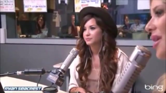 Demi Lovato\'s Interview with Ryan Seacrest -Skyscraper premier [Full] 2217