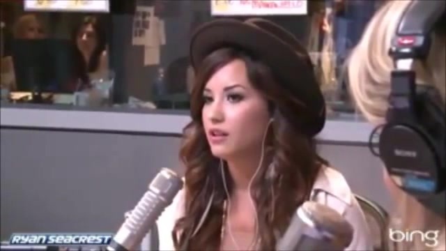 Demi Lovato\'s Interview with Ryan Seacrest -Skyscraper premier [Full] 1416 - Demilu Interview with Ryan Seacrest -Skyscraper premier Part oo2