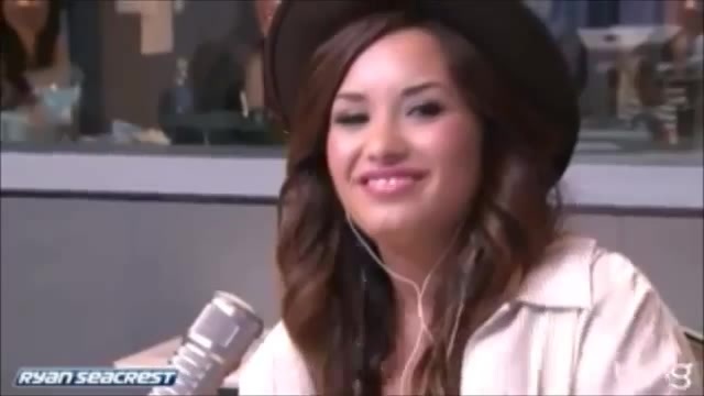 Demi Lovato\'s Interview with Ryan Seacrest -Skyscraper premier [Full] 0986 - Demilu Interview with Ryan Seacrest -Skyscraper premier Part oo1