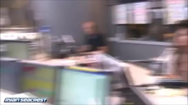 Demi Lovato\'s Interview with Ryan Seacrest -Skyscraper premier [Full] 2220