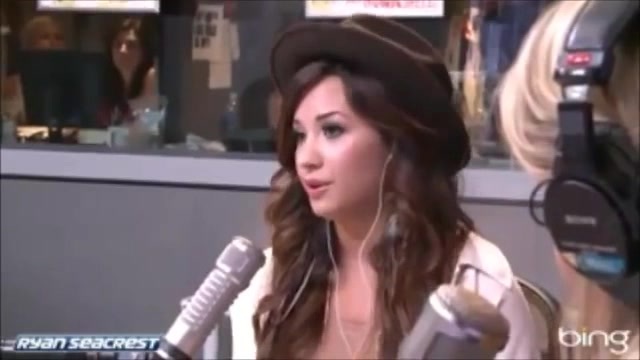 Demi Lovato\'s Interview with Ryan Seacrest -Skyscraper premier [Full] 1429 - Demilu Interview with Ryan Seacrest -Skyscraper premier Part oo2
