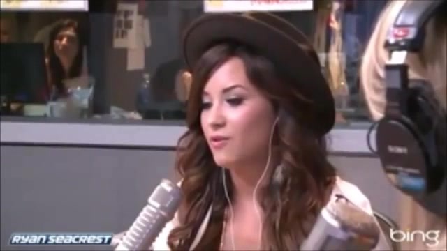 Demi Lovato\'s Interview with Ryan Seacrest -Skyscraper premier [Full] 1830