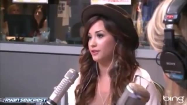 Demi Lovato\'s Interview with Ryan Seacrest -Skyscraper premier [Full] 1431 - Demilu Interview with Ryan Seacrest -Skyscraper premier Part oo2