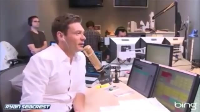 Demi Lovato\'s Interview with Ryan Seacrest -Skyscraper premier [Full] 2228