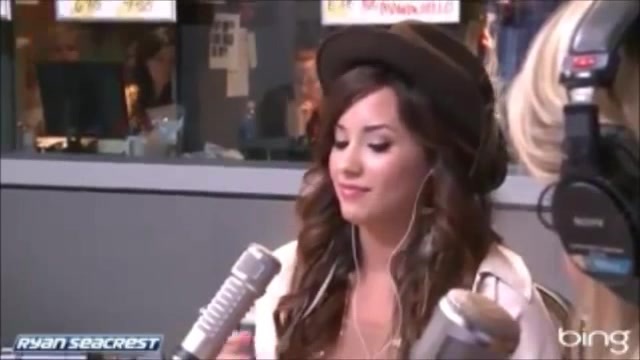 Demi Lovato\'s Interview with Ryan Seacrest -Skyscraper premier [Full] 1444 - Demilu Interview with Ryan Seacrest -Skyscraper premier Part oo2