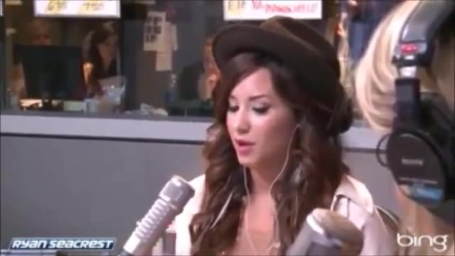Demi Lovato\'s Interview with Ryan Seacrest -Skyscraper premier [Full] 1445 - Demilu Interview with Ryan Seacrest -Skyscraper premier Part oo2