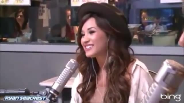 Demi Lovato\'s Interview with Ryan Seacrest -Skyscraper premier [Full] 2240