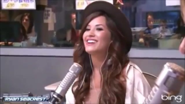 Demi Lovato\'s Interview with Ryan Seacrest -Skyscraper premier [Full] 2243