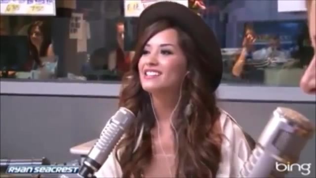Demi Lovato\'s Interview with Ryan Seacrest -Skyscraper premier [Full] 2245