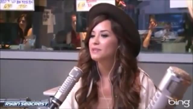 Demi Lovato\'s Interview with Ryan Seacrest -Skyscraper premier [Full] 2246