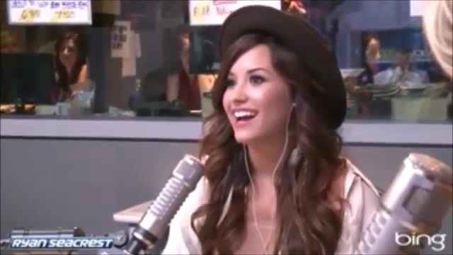 Demi Lovato\'s Interview with Ryan Seacrest -Skyscraper premier [Full] 2258