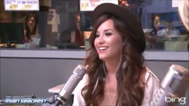 Demi Lovato\'s Interview with Ryan Seacrest -Skyscraper premier [Full] 2259