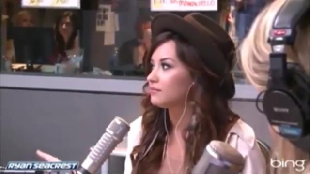 Demi Lovato\'s Interview with Ryan Seacrest -Skyscraper premier [Full] 1467 - Demilu Interview with Ryan Seacrest -Skyscraper premier Part oo2
