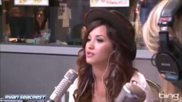 Demi Lovato\'s Interview with Ryan Seacrest -Skyscraper premier [Full] 1472