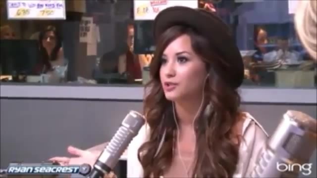 Demi Lovato\'s Interview with Ryan Seacrest -Skyscraper premier [Full] 2270
