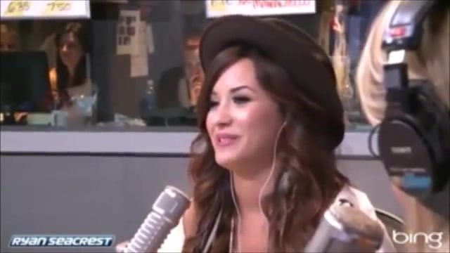 Demi Lovato\'s Interview with Ryan Seacrest -Skyscraper premier [Full] 1882