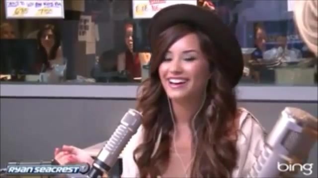 Demi Lovato\'s Interview with Ryan Seacrest -Skyscraper premier [Full] 2275