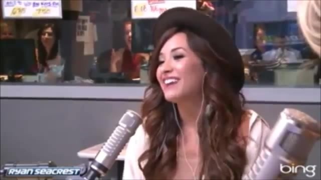 Demi Lovato\'s Interview with Ryan Seacrest -Skyscraper premier [Full] 2281