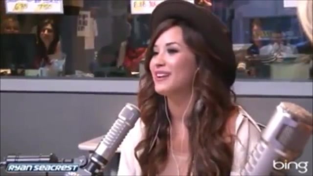 Demi Lovato\'s Interview with Ryan Seacrest -Skyscraper premier [Full] 2288