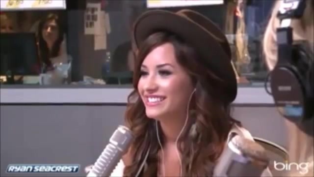 Demi Lovato\'s Interview with Ryan Seacrest -Skyscraper premier [Full] 1912