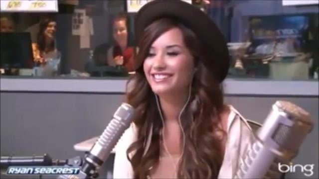 Demi Lovato\'s Interview with Ryan Seacrest -Skyscraper premier [Full] 2304