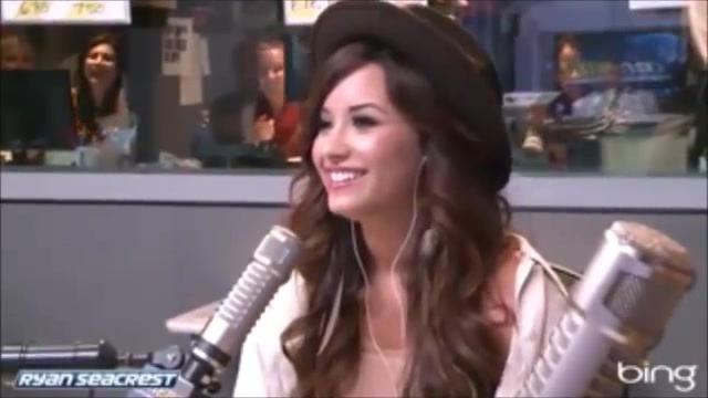 Demi Lovato\'s Interview with Ryan Seacrest -Skyscraper premier [Full] 2307