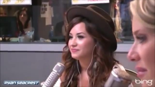 Demi Lovato\'s Interview with Ryan Seacrest -Skyscraper premier [Full] 1915