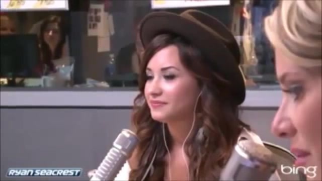 Demi Lovato\'s Interview with Ryan Seacrest -Skyscraper premier [Full] 1919