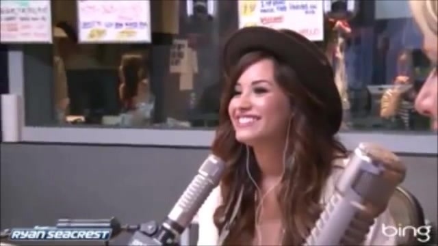 Demi Lovato\'s Interview with Ryan Seacrest -Skyscraper premier [Full] 2774