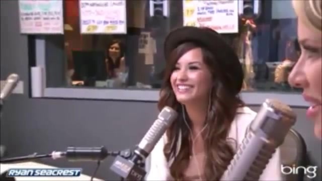 Demi Lovato\'s Interview with Ryan Seacrest -Skyscraper premier [Full] 2777