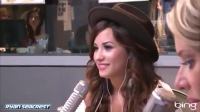 Demi Lovato\'s Interview with Ryan Seacrest -Skyscraper premier [Full] 1927