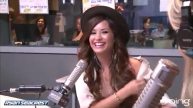 Demi Lovato\'s Interview with Ryan Seacrest -Skyscraper premier [Full] 2333