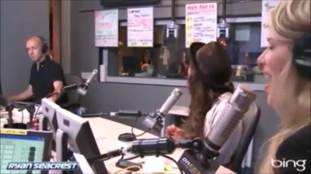 Demi Lovato\'s Interview with Ryan Seacrest -Skyscraper premier [Full] 2793