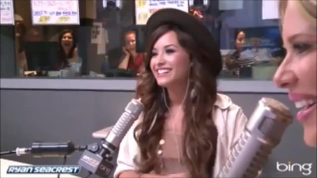 Demi Lovato\'s Interview with Ryan Seacrest -Skyscraper premier [Full] 2336