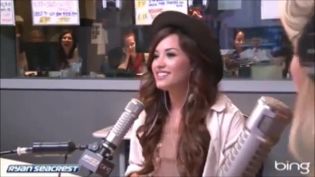 Demi Lovato\'s Interview with Ryan Seacrest -Skyscraper premier [Full] 2339
