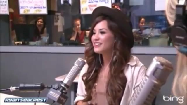Demi Lovato\'s Interview with Ryan Seacrest -Skyscraper premier [Full] 2340