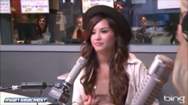 Demi Lovato\'s Interview with Ryan Seacrest -Skyscraper premier [Full] 2357