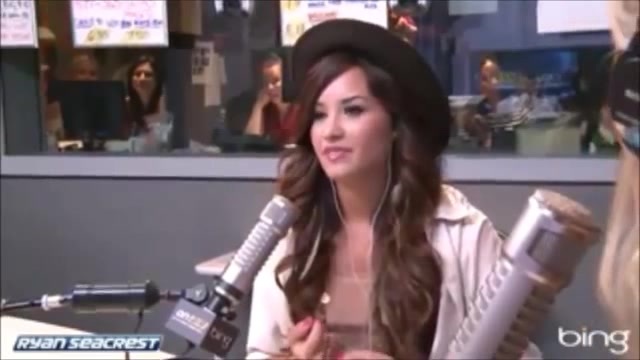 Demi Lovato\'s Interview with Ryan Seacrest -Skyscraper premier [Full] 2358