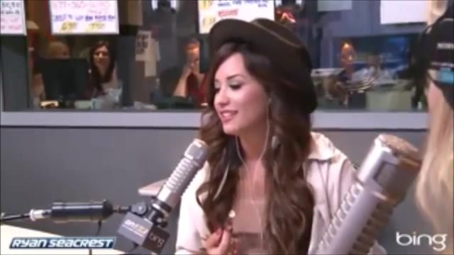 Demi Lovato\'s Interview with Ryan Seacrest -Skyscraper premier [Full] 2362