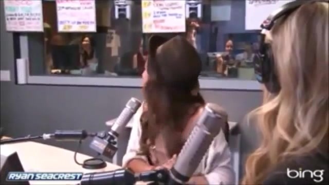 Demi Lovato\'s Interview with Ryan Seacrest -Skyscraper premier [Full] 1980