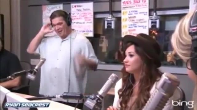 Demi Lovato\'s Interview with Ryan Seacrest -Skyscraper premier [Full] 2840 - Demilu Interview with Ryan Seacrest -Skyscraper premier Part oo5