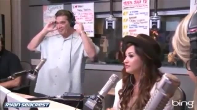 Demi Lovato\'s Interview with Ryan Seacrest -Skyscraper premier [Full] 2841