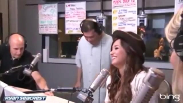 Demi Lovato\'s Interview with Ryan Seacrest -Skyscraper premier [Full] 2845